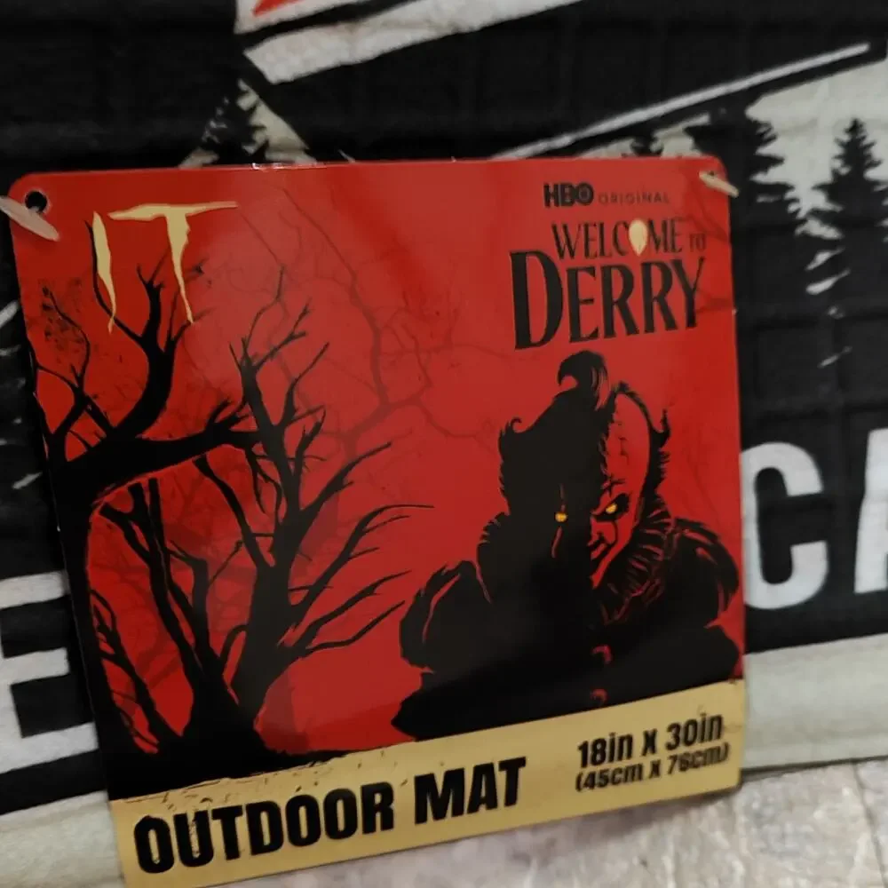 IT Welcome To Derry Maine Vintage Postcard Outdoor Door Mat 18